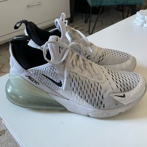 BARELY WORN Nike AIR270